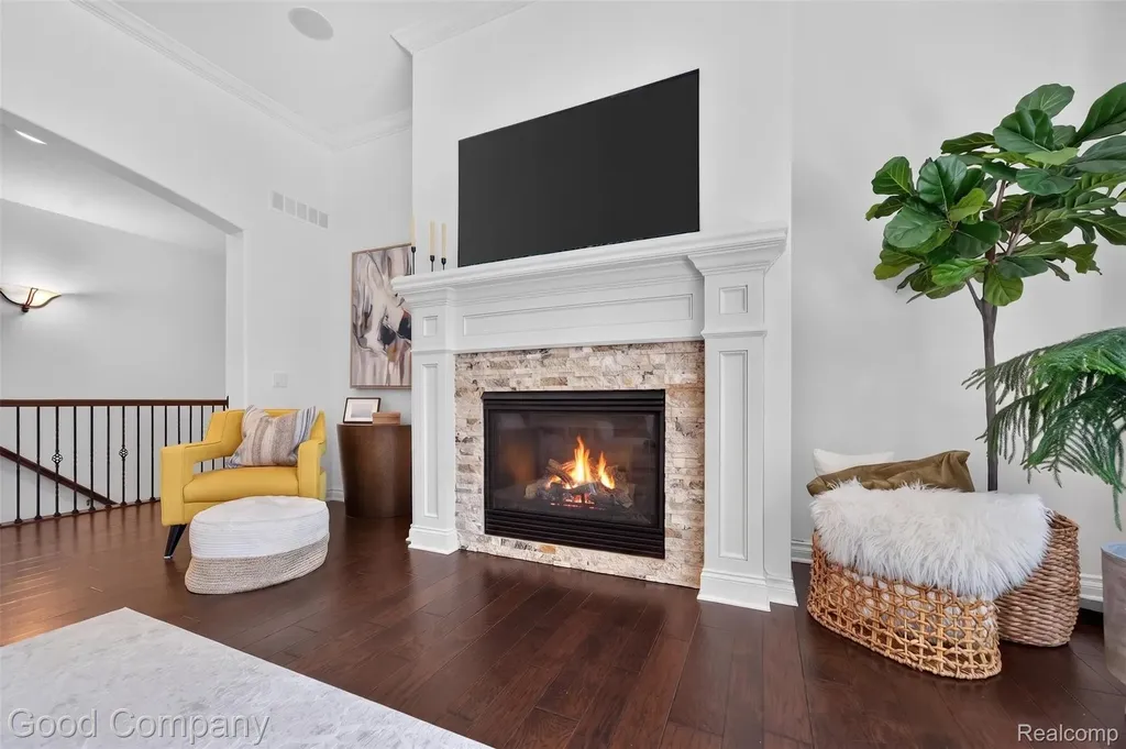1946 Acorn Glen Rochester Hills City MI 48306