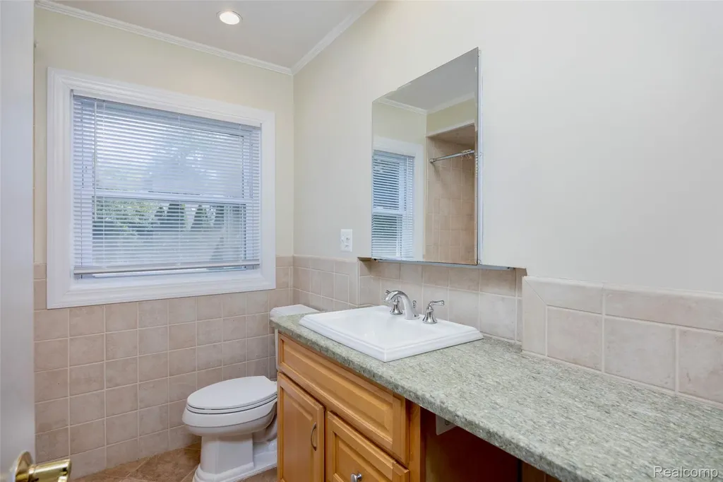 19455 Coral Gables Street Southfield City MI 48076
