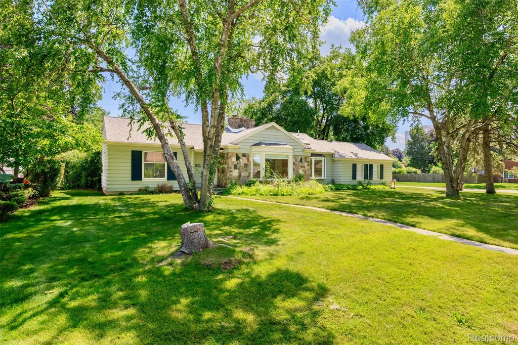 19455 Coral Gables Street Southfield City MI 48076