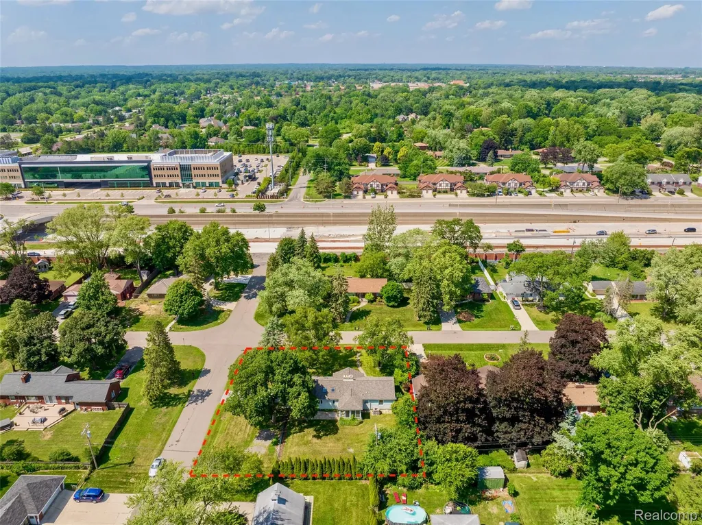 19455 Coral Gables Street Southfield City MI 48076