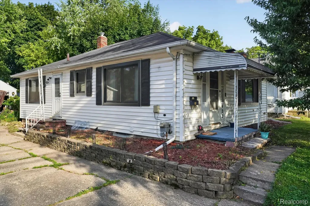 422 N Francis Avenue Lansing City MI 48912