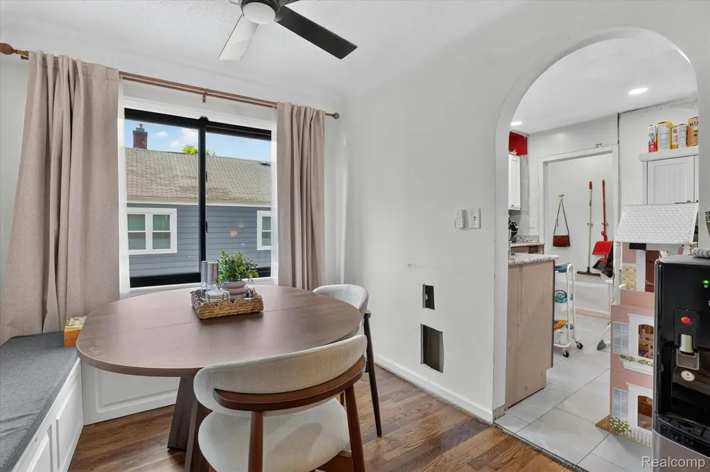 422 N Francis Avenue Lansing City MI 48912