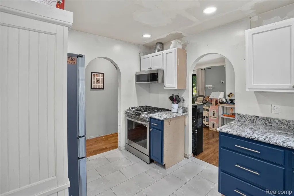 422 N Francis Avenue Lansing City MI 48912
