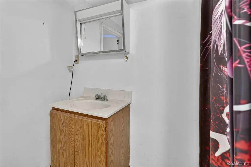 422 N Francis Avenue Lansing City MI 48912