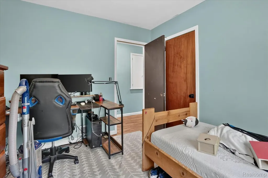 422 N Francis Avenue Lansing City MI 48912