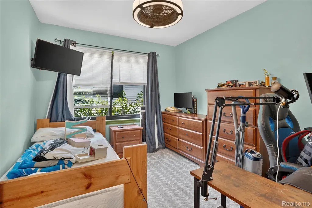 422 N Francis Avenue Lansing City MI 48912