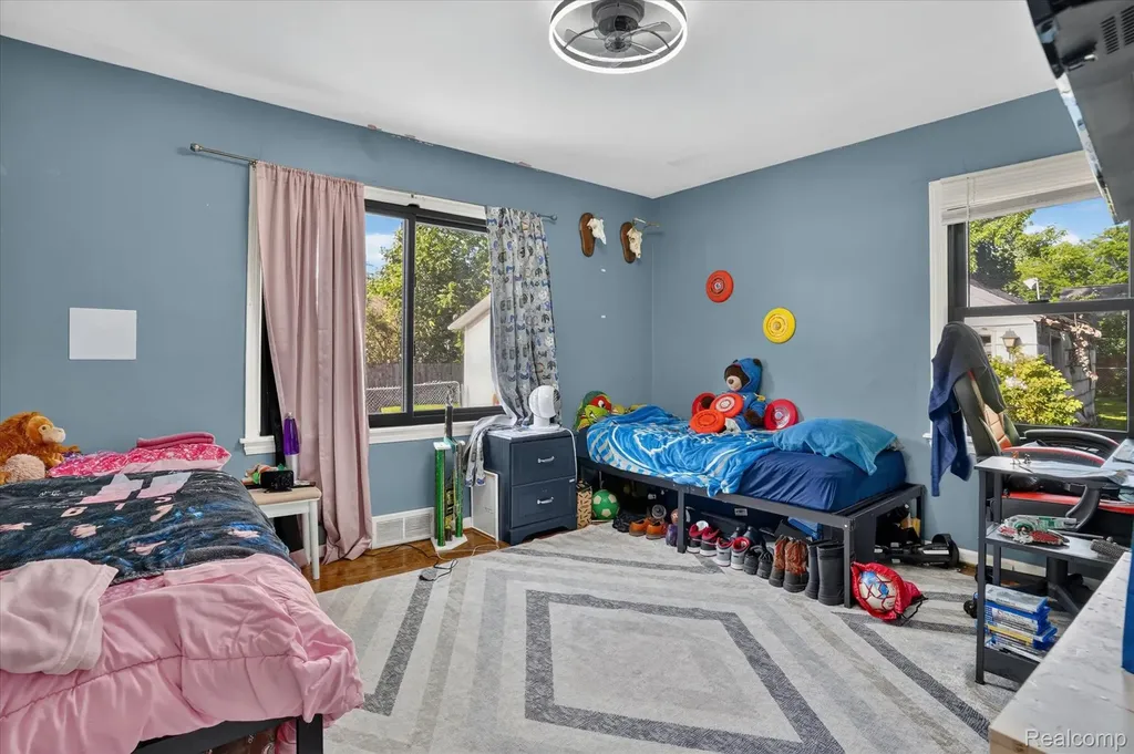 422 N Francis Avenue Lansing City MI 48912