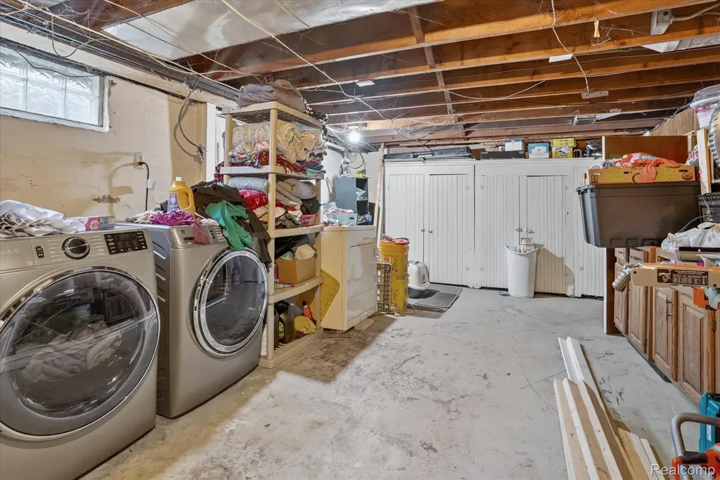 422 N Francis Avenue Lansing City MI 48912