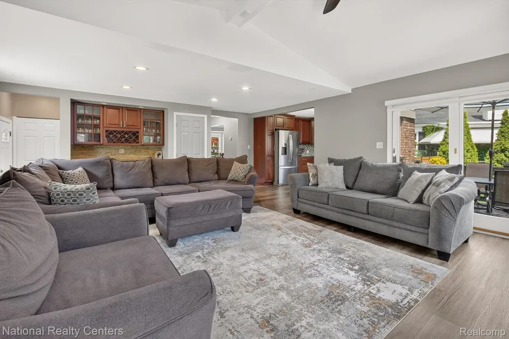22523 Sheridan Street Dearborn City MI 48128