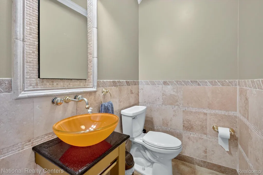 22523 Sheridan Street Dearborn City MI 48128