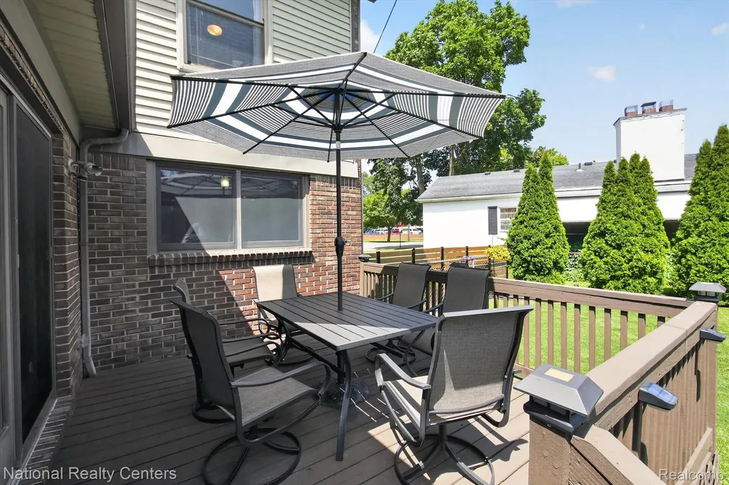22523 Sheridan Street Dearborn City MI 48128