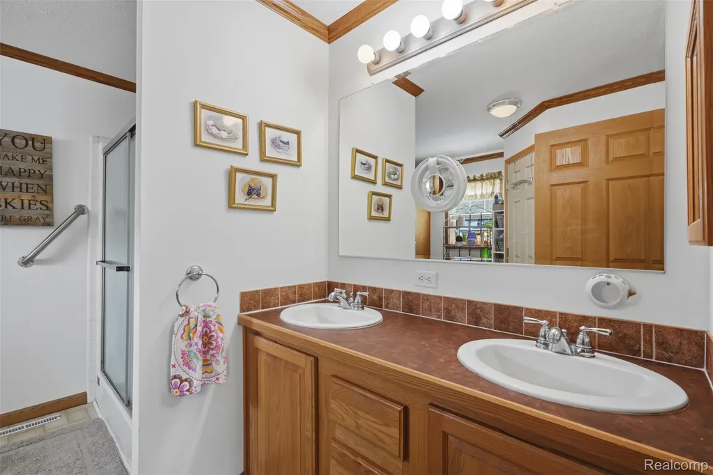 11979 Cedarbrook Drive Green Oak Township MI 48178