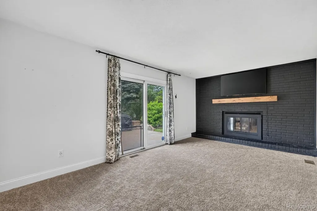 9664 Alger Drive Brighton Township MI 48114