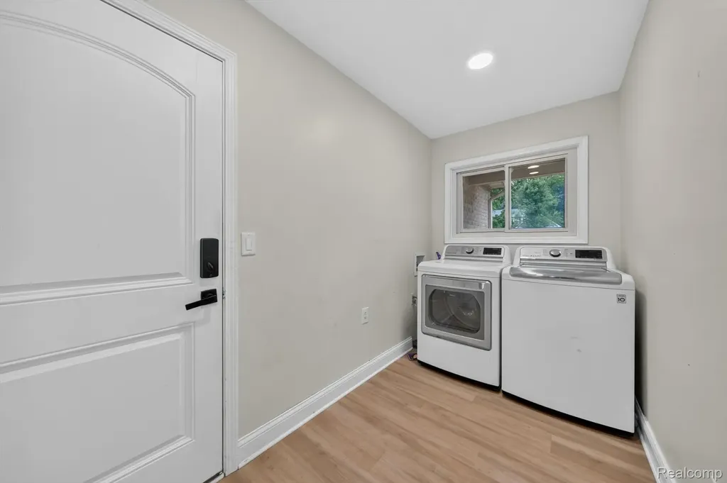 9664 Alger Drive Brighton Township MI 48114