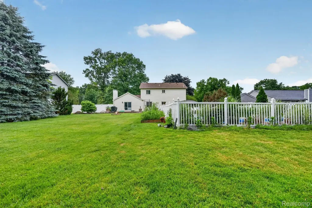 9664 Alger Drive Brighton Township MI 48114