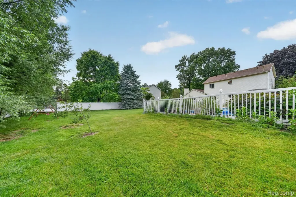 9664 Alger Drive Brighton Township MI 48114