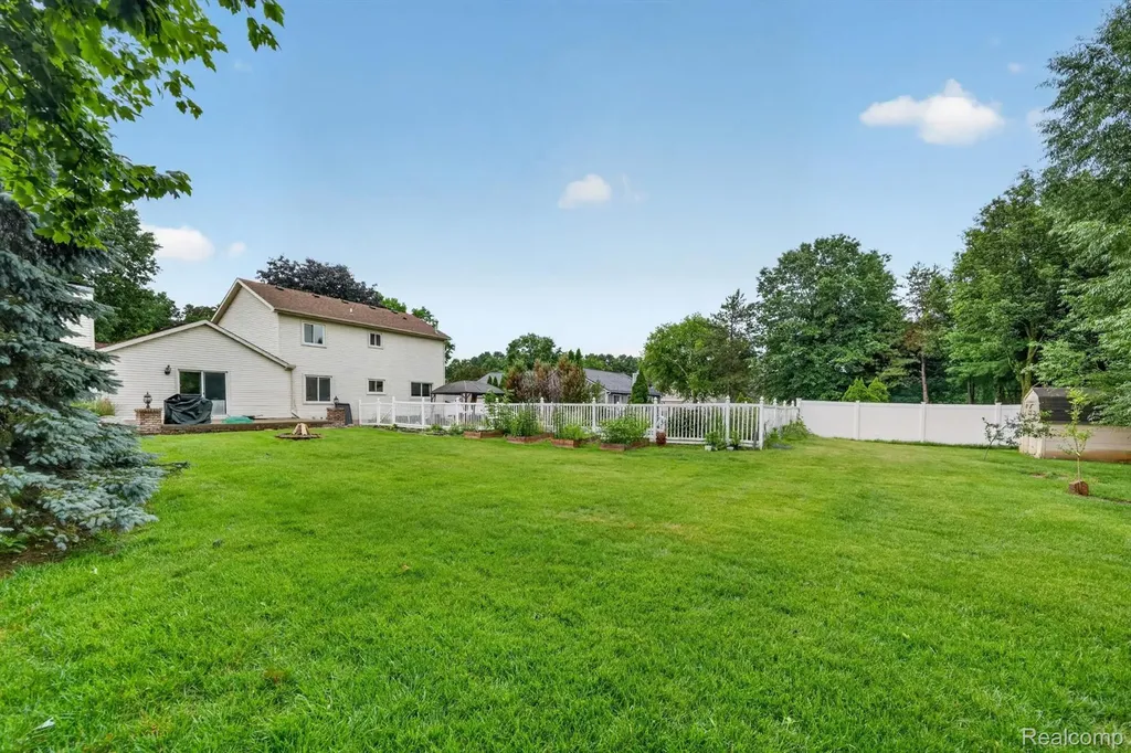 9664 Alger Drive Brighton Township MI 48114