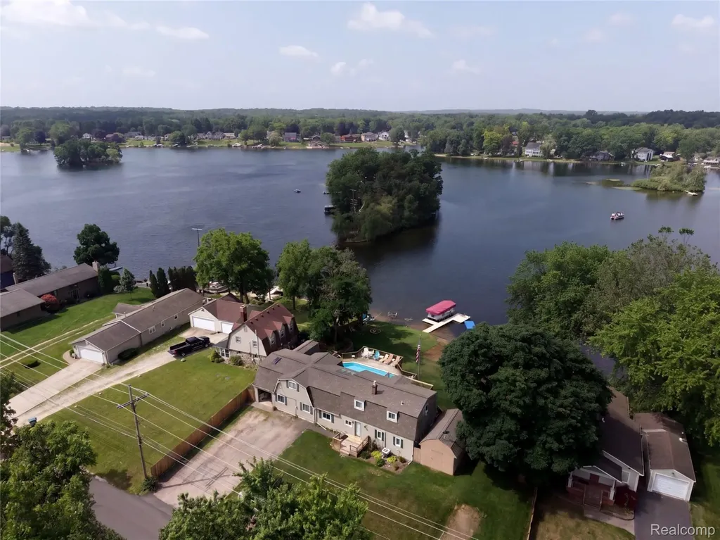 10075 Graham Drive Springfield Charter Township MI 48348