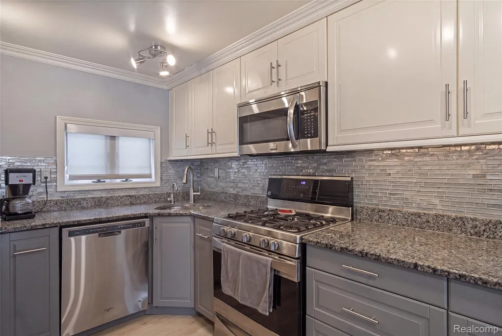 10075 Graham Drive Springfield Charter Township MI 48348