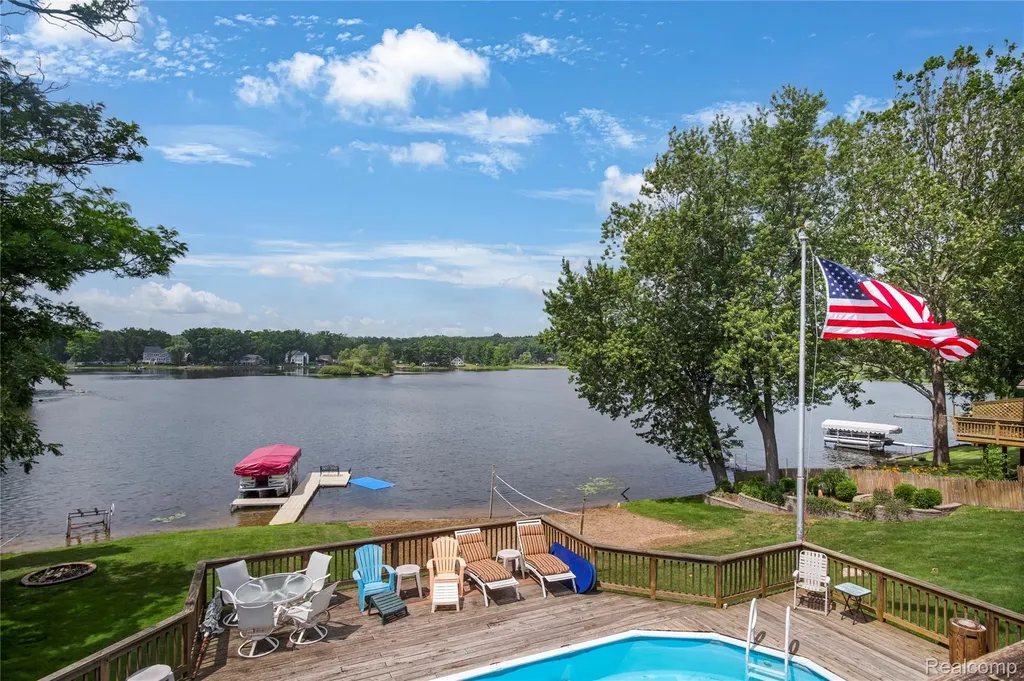 10075 Graham Drive Springfield Charter Township MI 48348