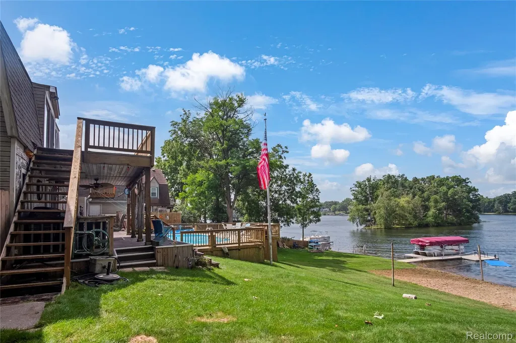 10075 Graham Drive Springfield Charter Township MI 48348