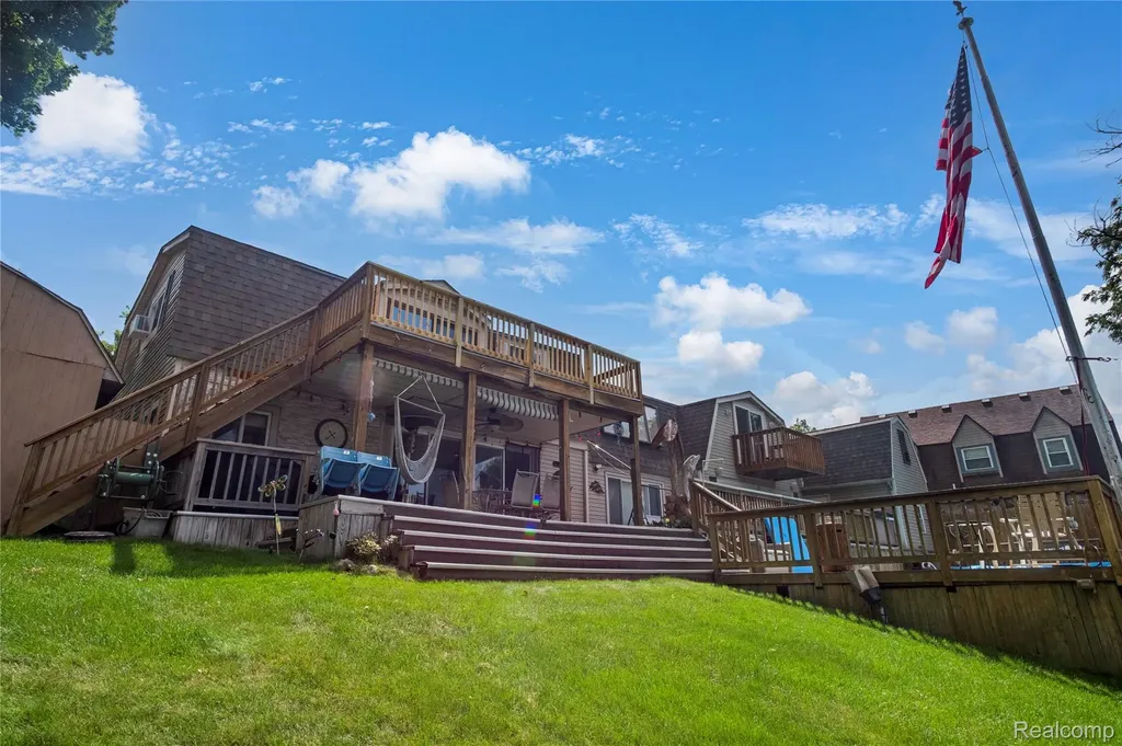 10075 Graham Drive Springfield Charter Township MI 48348