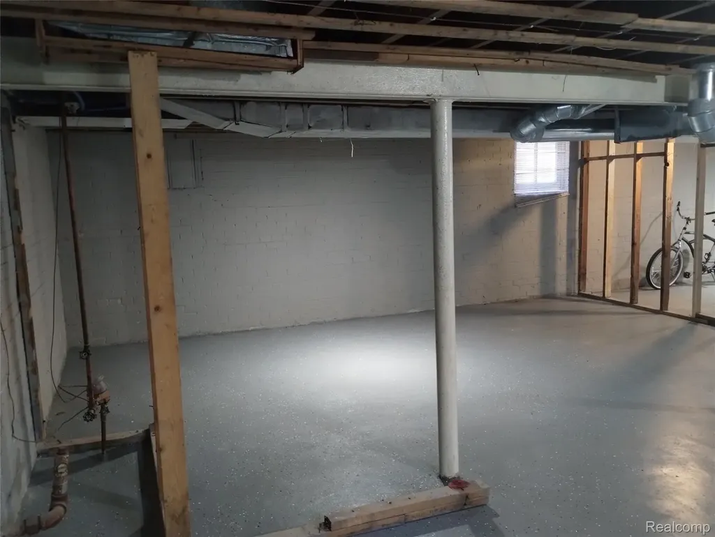 18633 Goulburn Street Detroit City MI 48205