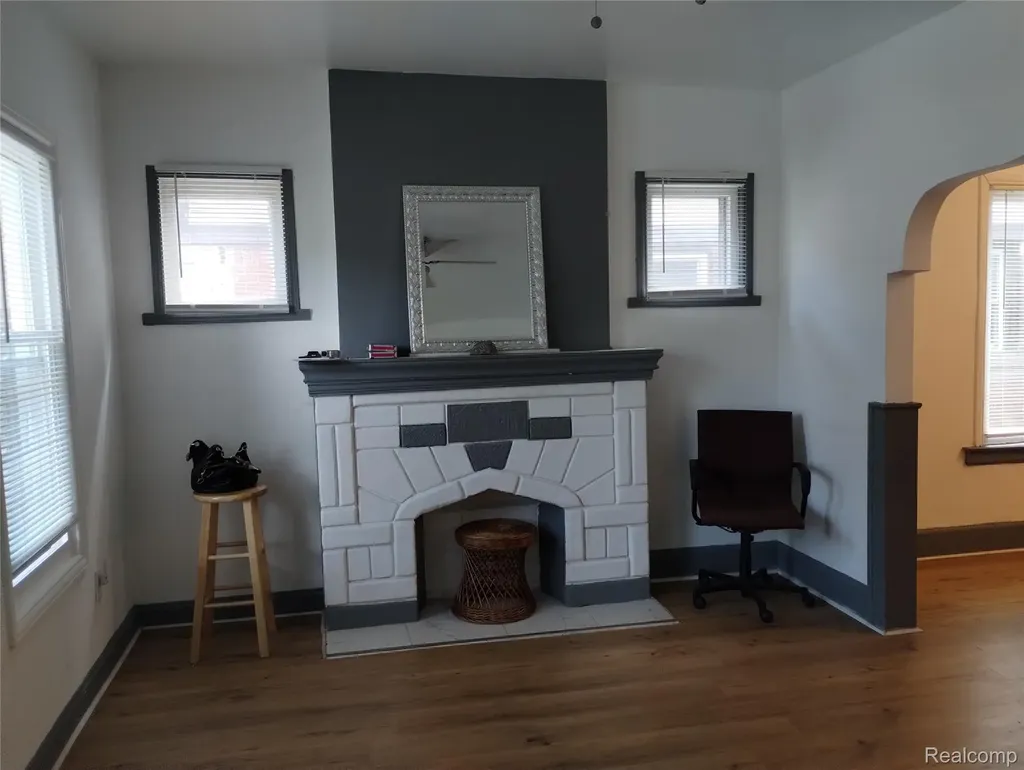 18633 Goulburn Street Detroit City MI 48205