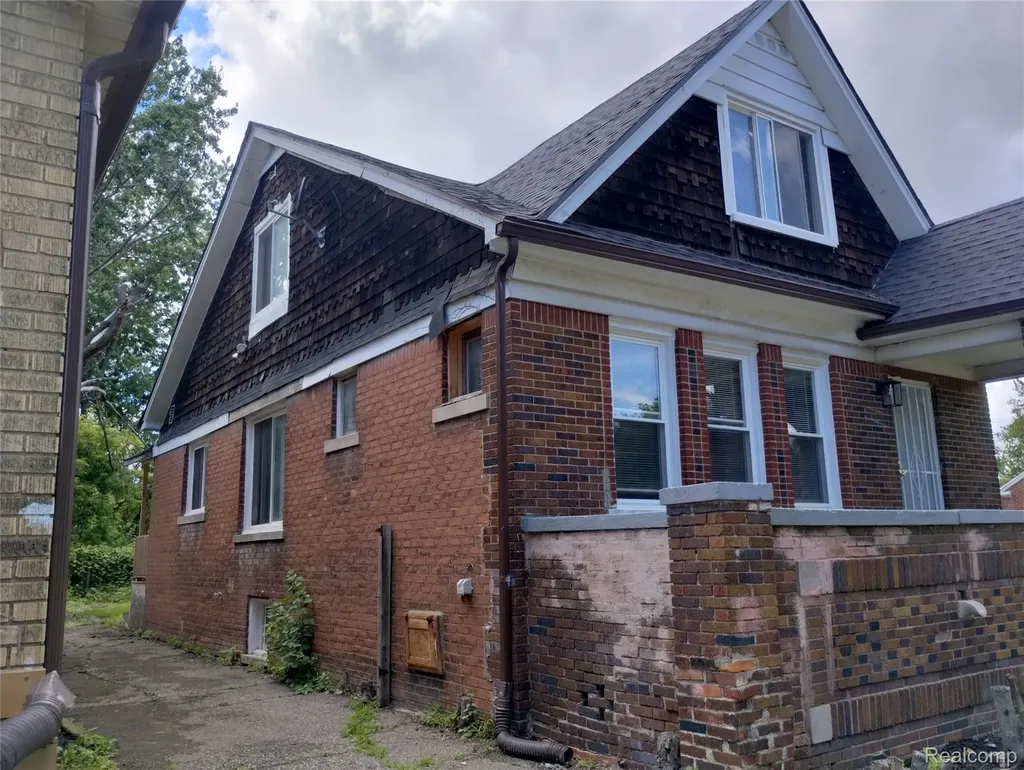 18633 Goulburn Street Detroit City MI 48205