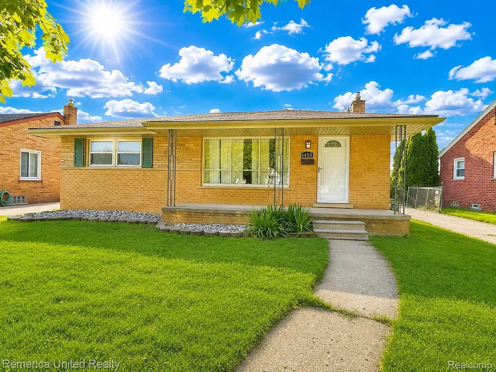 6450 Golfview Street Garden City City MI 48135