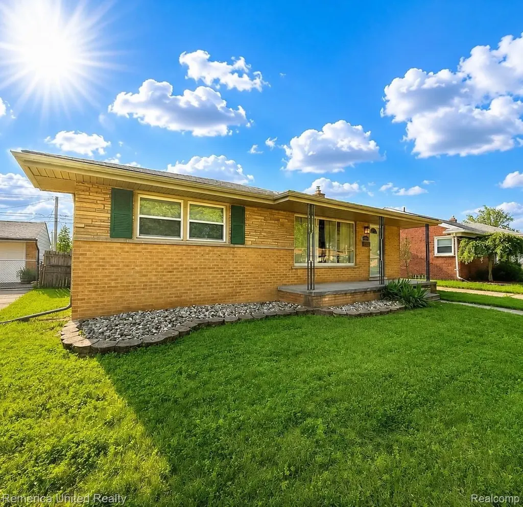 6450 Golfview Street Garden City City MI 48135