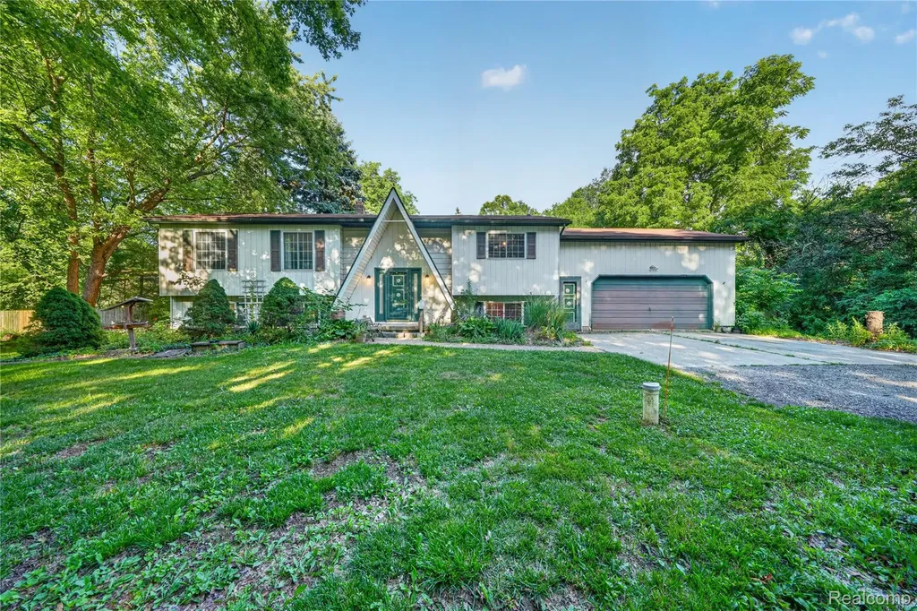 4430 N Center Road Genesee Charter Township MI 48506