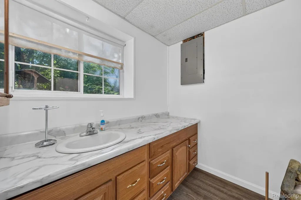 4430 N Center Road Genesee Charter Township MI 48506