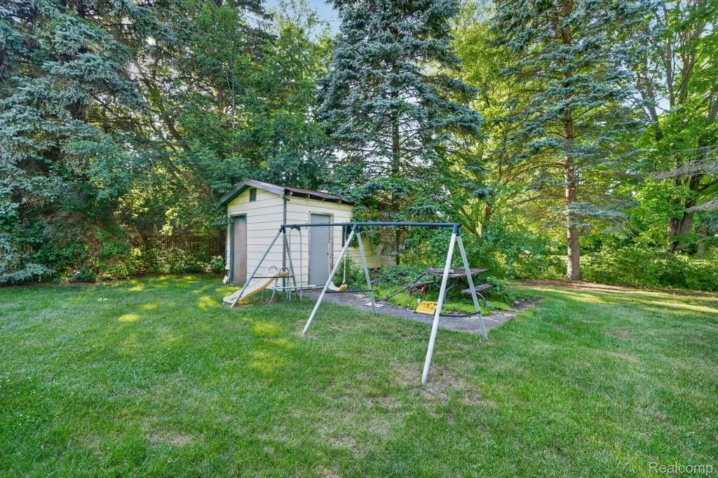 4430 N Center Road Genesee Charter Township MI 48506