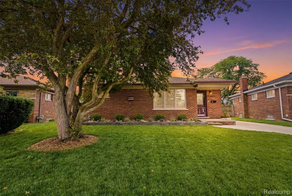29971 Leona Street Garden City City MI 48135
