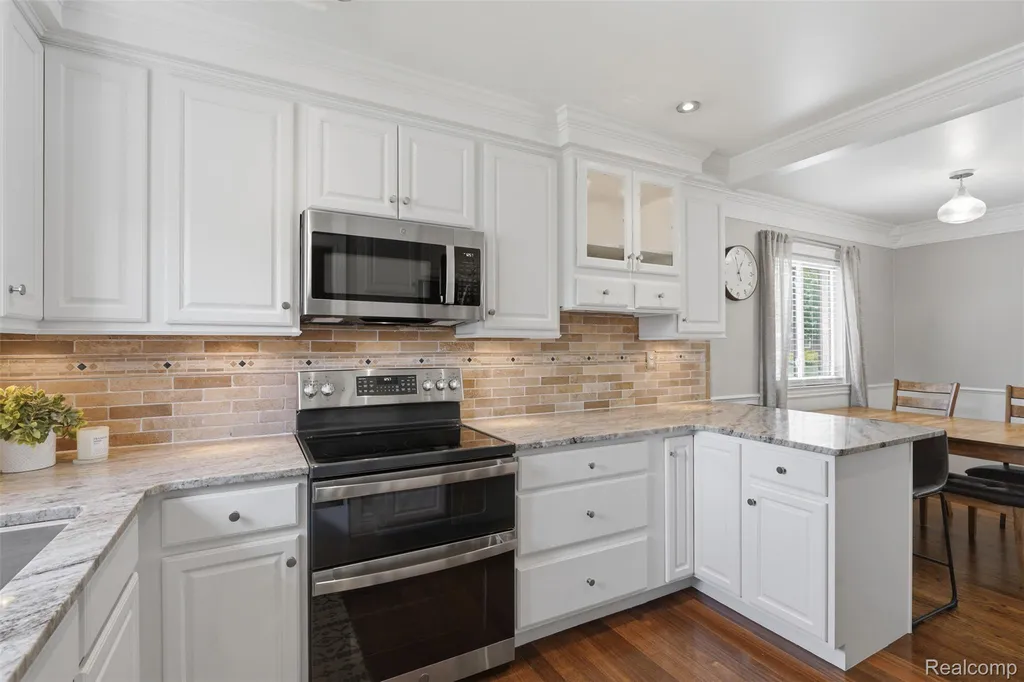 29971 Leona Street Garden City City MI 48135