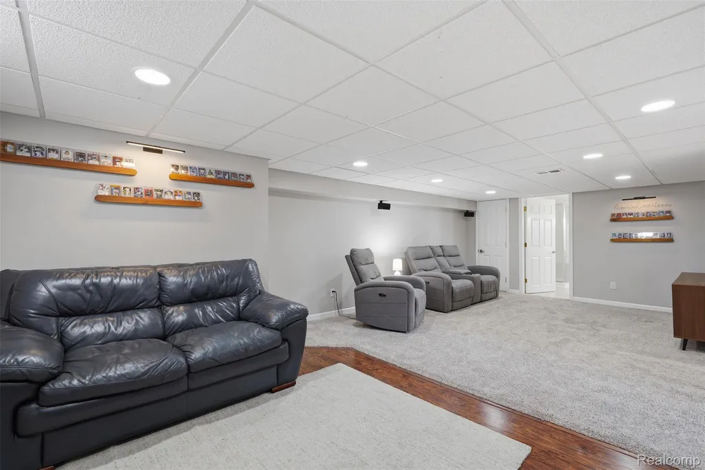 29971 Leona Street Garden City City MI 48135