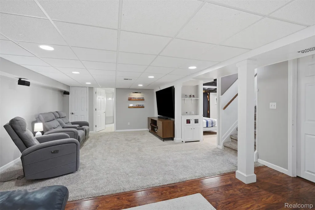 29971 Leona Street Garden City City MI 48135