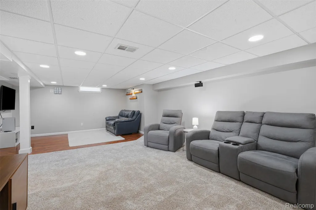 29971 Leona Street Garden City City MI 48135