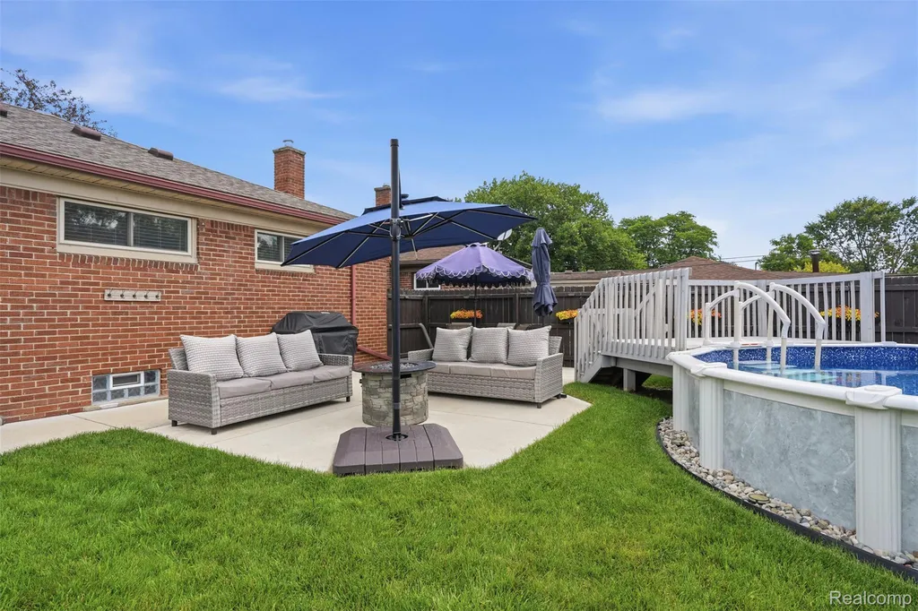 29971 Leona Street Garden City City MI 48135