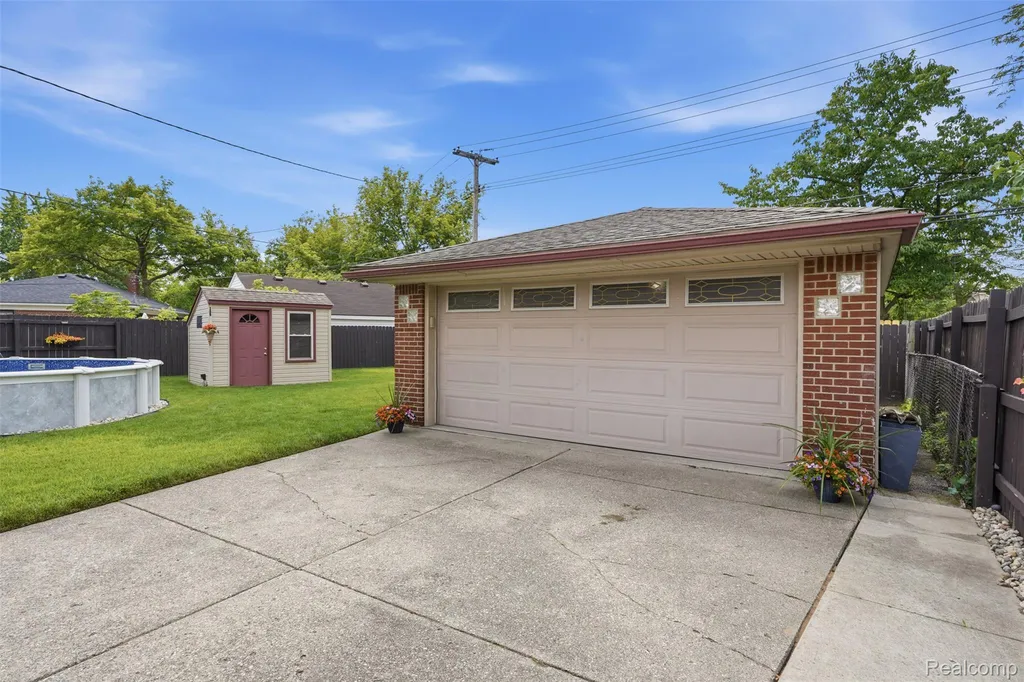 29971 Leona Street Garden City City MI 48135