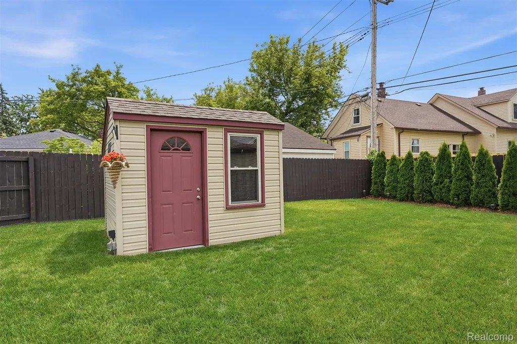 29971 Leona Street Garden City City MI 48135