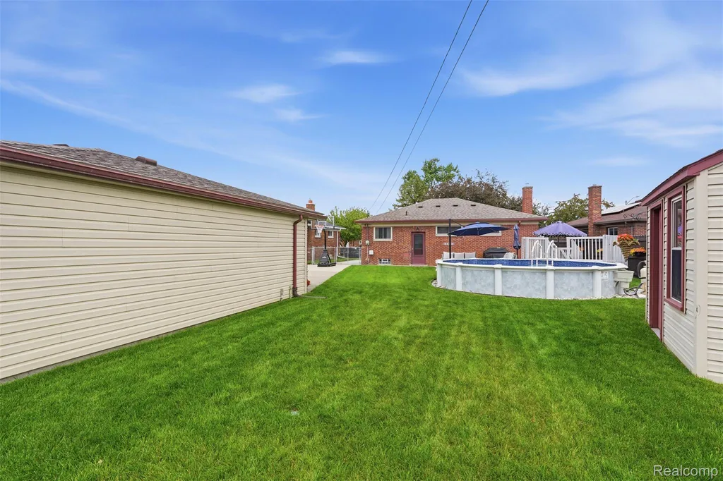 29971 Leona Street Garden City City MI 48135