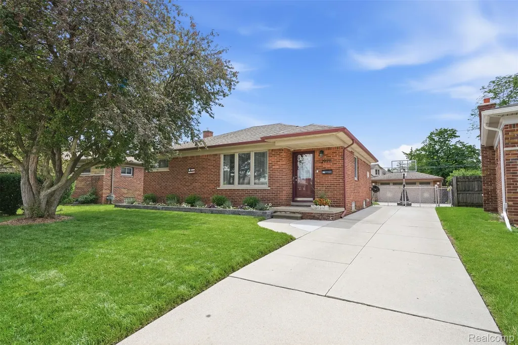 29971 Leona Street Garden City City MI 48135