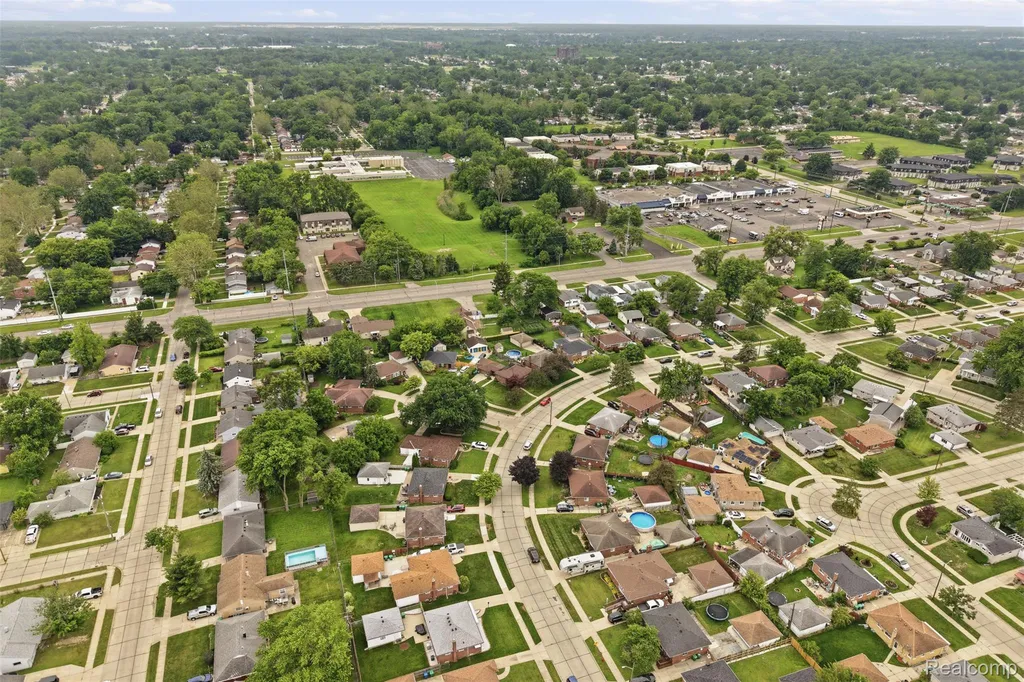 29971 Leona Street Garden City City MI 48135