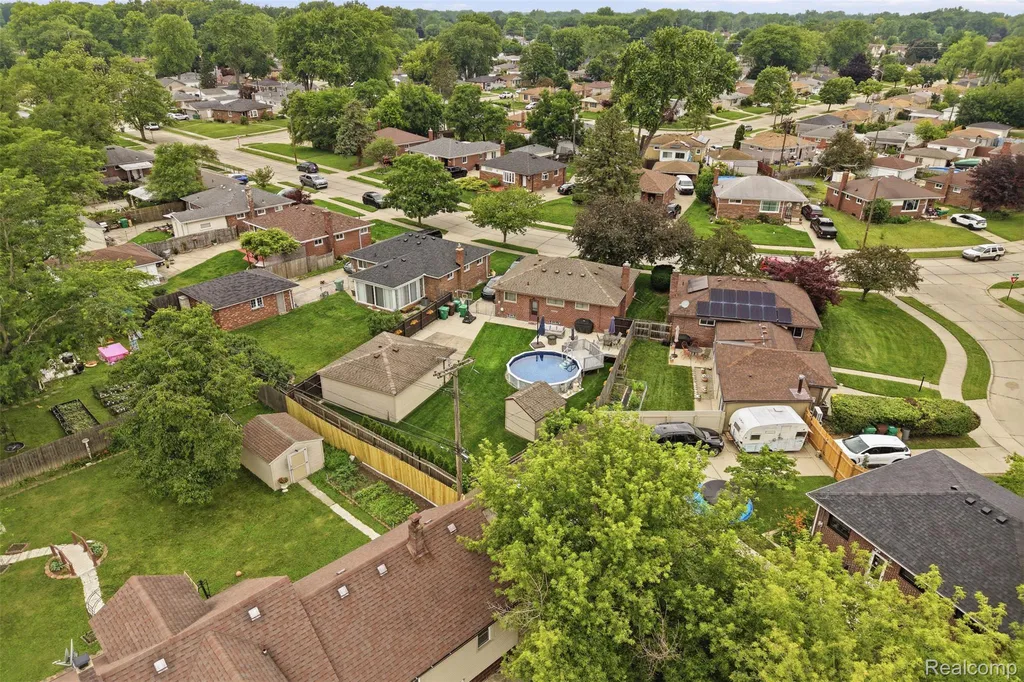 29971 Leona Street Garden City City MI 48135