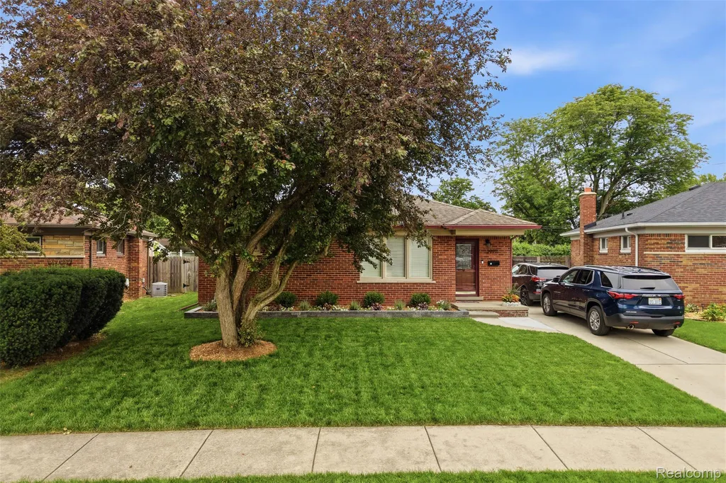 29971 Leona Street Garden City City MI 48135
