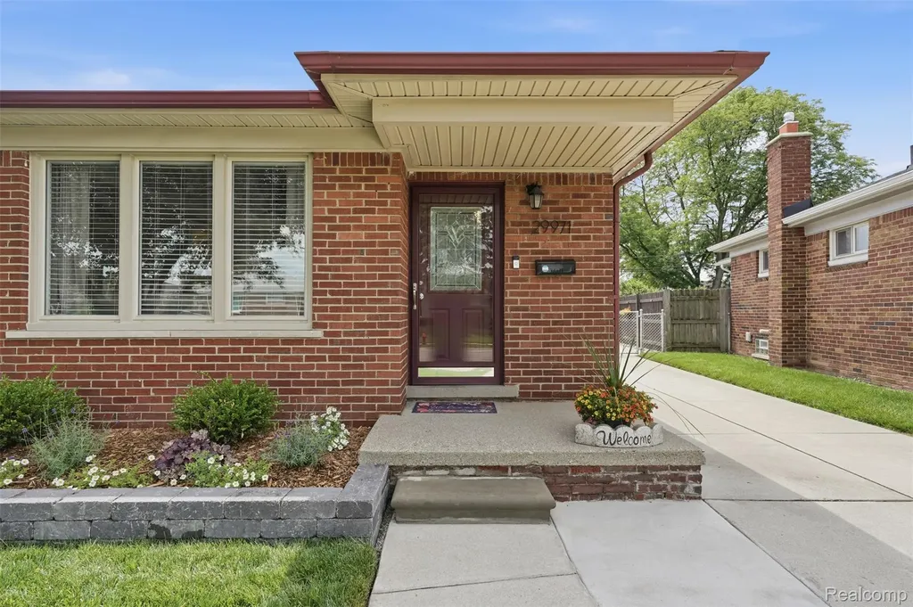 29971 Leona Street Garden City City MI 48135