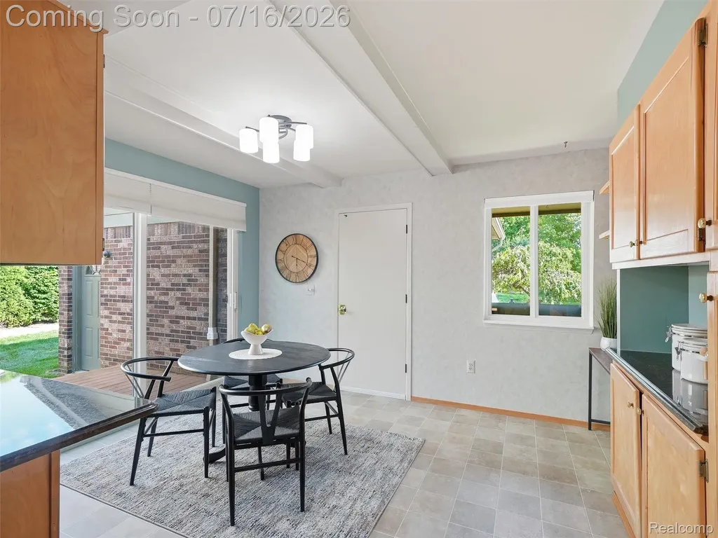 3056 Rolling Green Circle S Rochester Hills City MI 48309