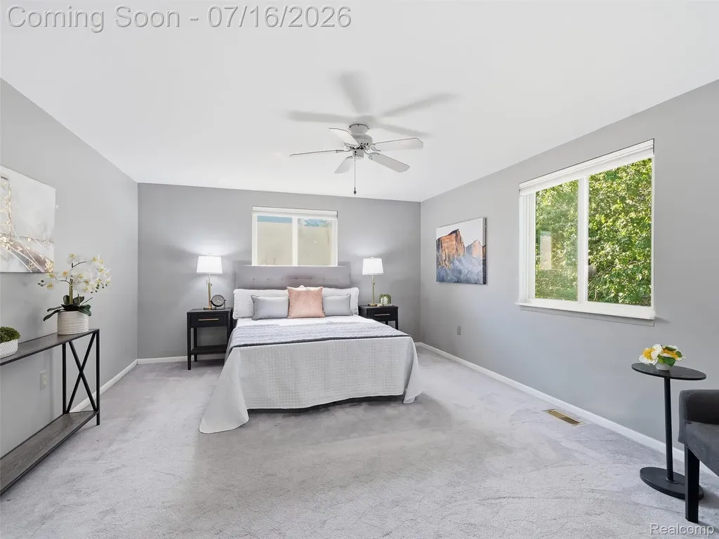 3056 Rolling Green Circle S Rochester Hills City MI 48309